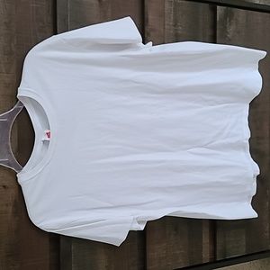 Group of 4 tee shirts